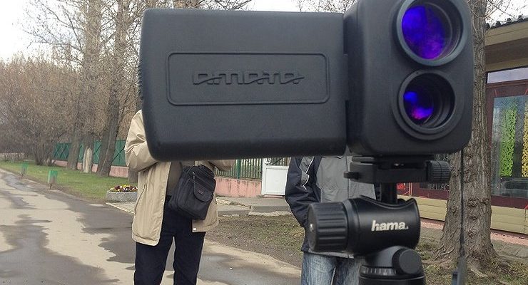 что такое амато на радаре. radar amata. что такое амато на радаре фото. что такое амато на радаре-radar amata. картинка что такое амато на радаре. картинка radar amata. ГИБДД использует для отслеживания скорости транспортных средств на дорогах различное оборудование: GPS-системы, «умные» камеры, радары, датчики внутри дорожного полотна. Радарный комплекс Амата разработан для мгновенного и точного определения скорости авто. Диапазон измерений устройства — от 1,5 до 350 км/ч. Прибор мобильный и поддерживает до 10 операторов.